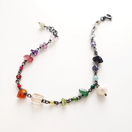 Bracelet en argent 925 pierres naturelles, bijou artisanal coloré, bracelet arc-en-ciel. Bracelet original pour femme realisé à la main à Versailles