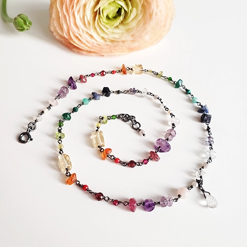 collier artisanal en argent et pierres naturelles, collier arc-en-ciel, bijou coloré et original Je peins, collier artisanal pour femme